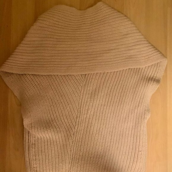 BCBG Looped Sweater - Picture 4 of 5